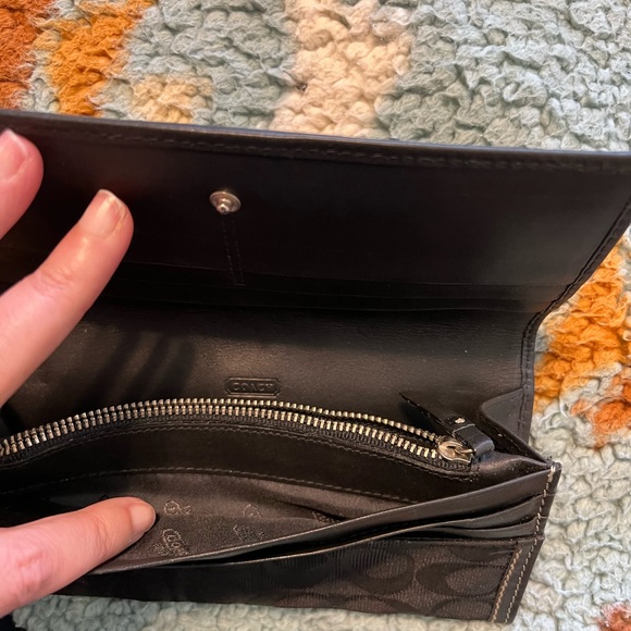 Coach Authentic Signature Wallet and Key pouch - Picture 8 of 14